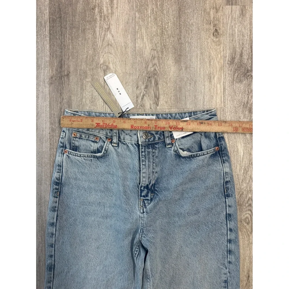 Topshop Mom Jeans High Waisted Ripped Knee Light‎ Wash Blue Womens Size 29 NWT